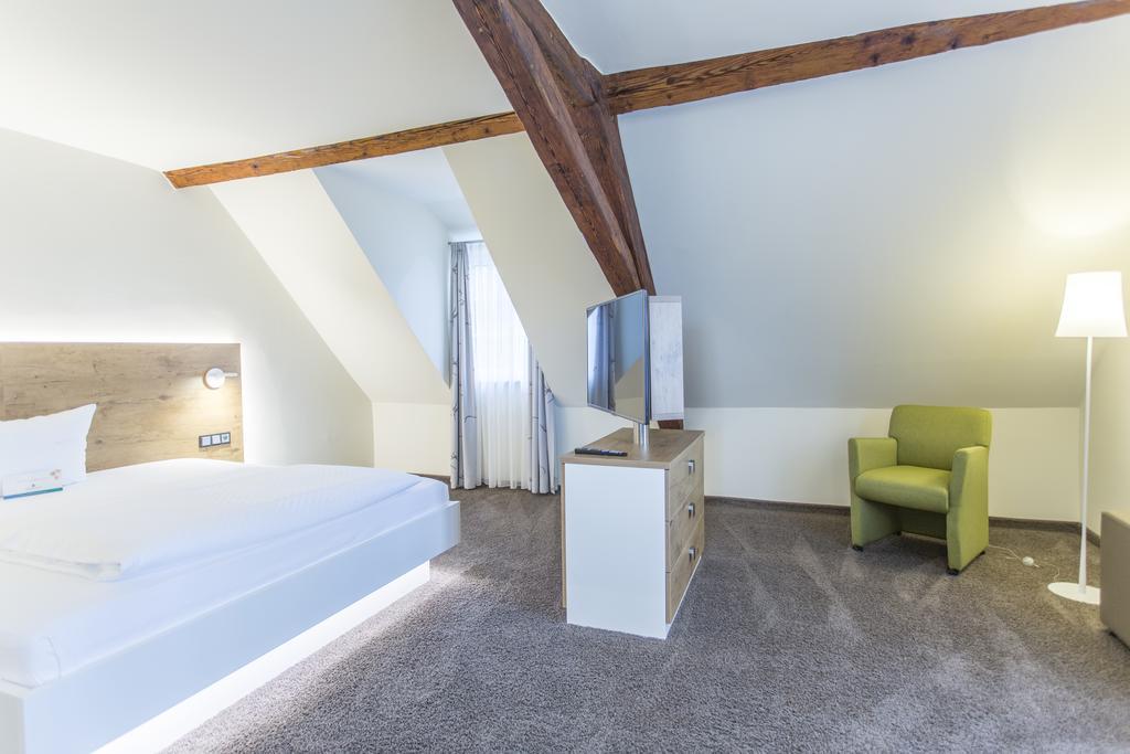Hotel Jaegerhaus In Esslingen Esslingen am Neckar ภายนอก รูปภาพ