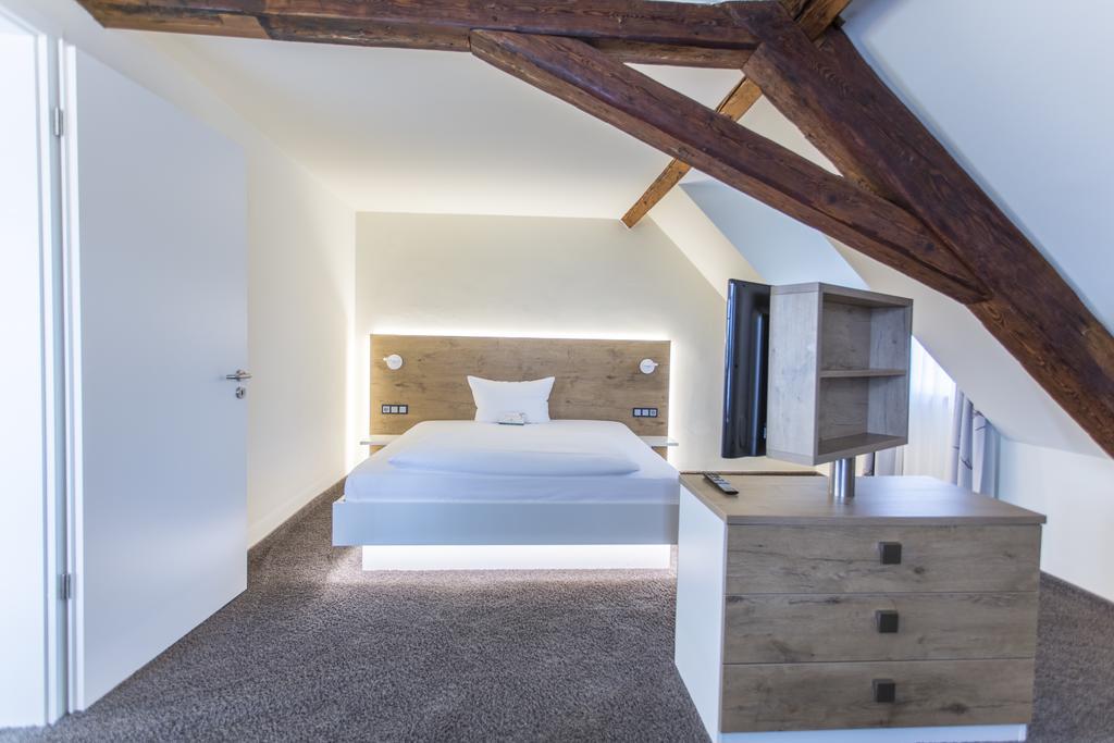 Hotel Jaegerhaus In Esslingen Esslingen am Neckar ภายนอก รูปภาพ
